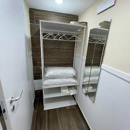 Fuorigrotta Bed and Breakfast 3*