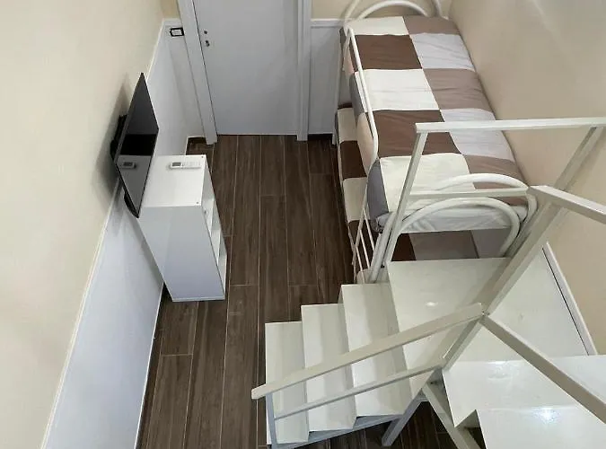 Fuorigrotta 3* ナポリ